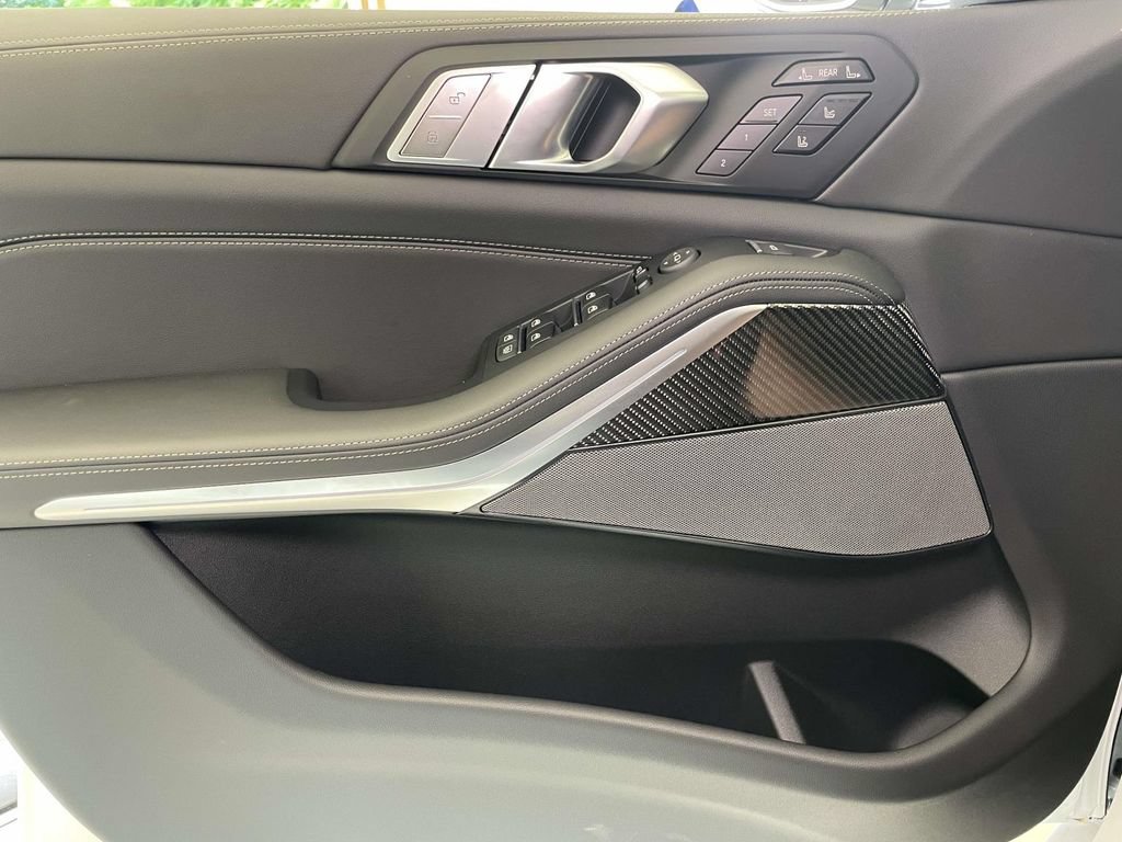 New 2027 BMW X7 M60i AWD/4WD image 30