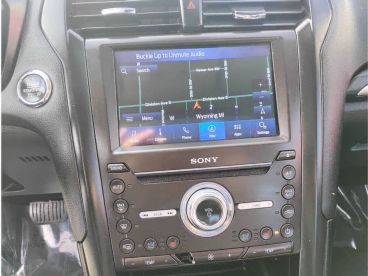 Used 2020 Ford Fusion Titanium image 17