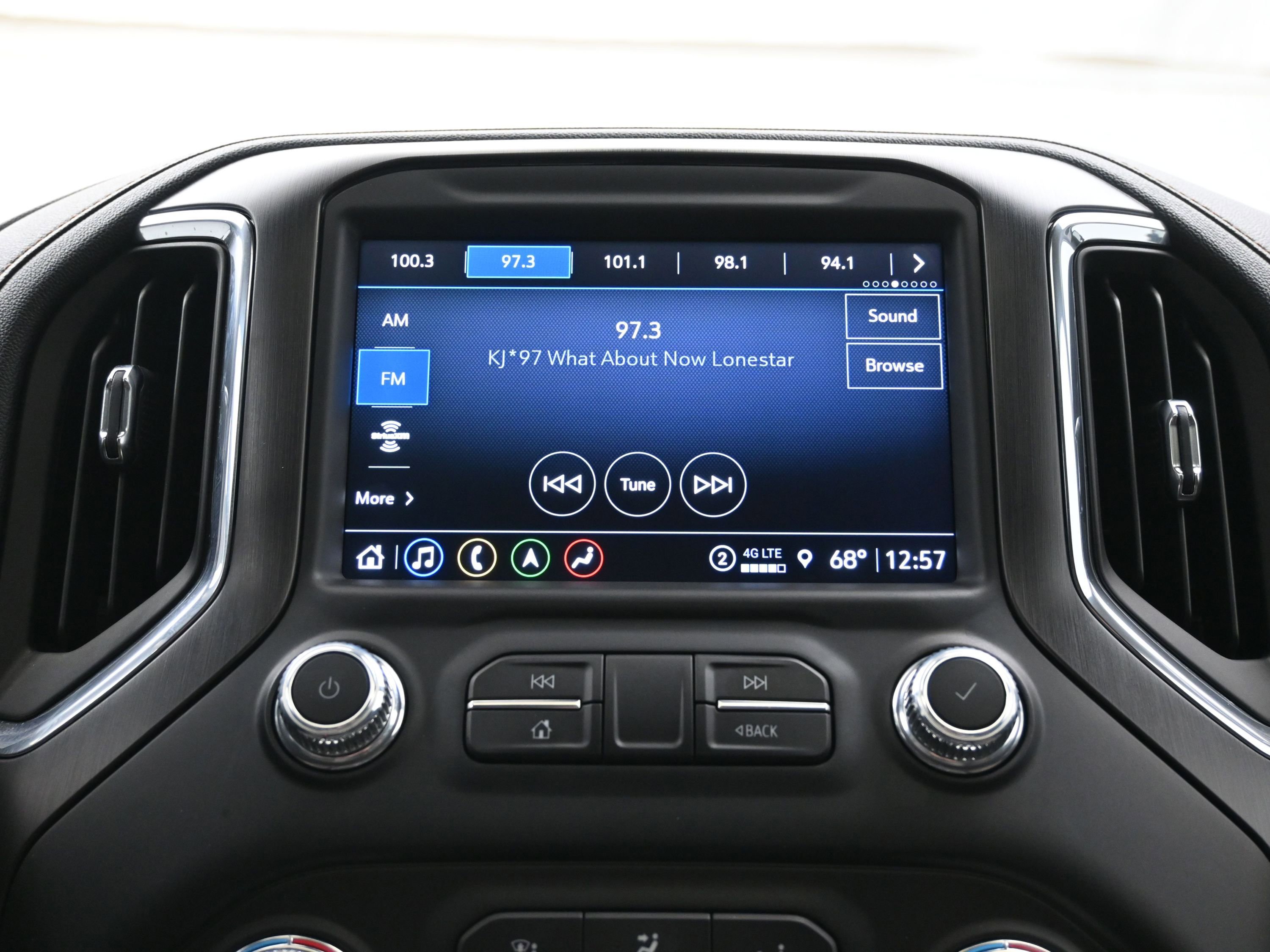 Used 2023 GMC Sierra 2500 AT4 w/ AT4 Premium Plus Package image 30