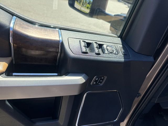 Used 2022 Ford F350 Lariat w/ Chrome Package AWD/4WD image 15