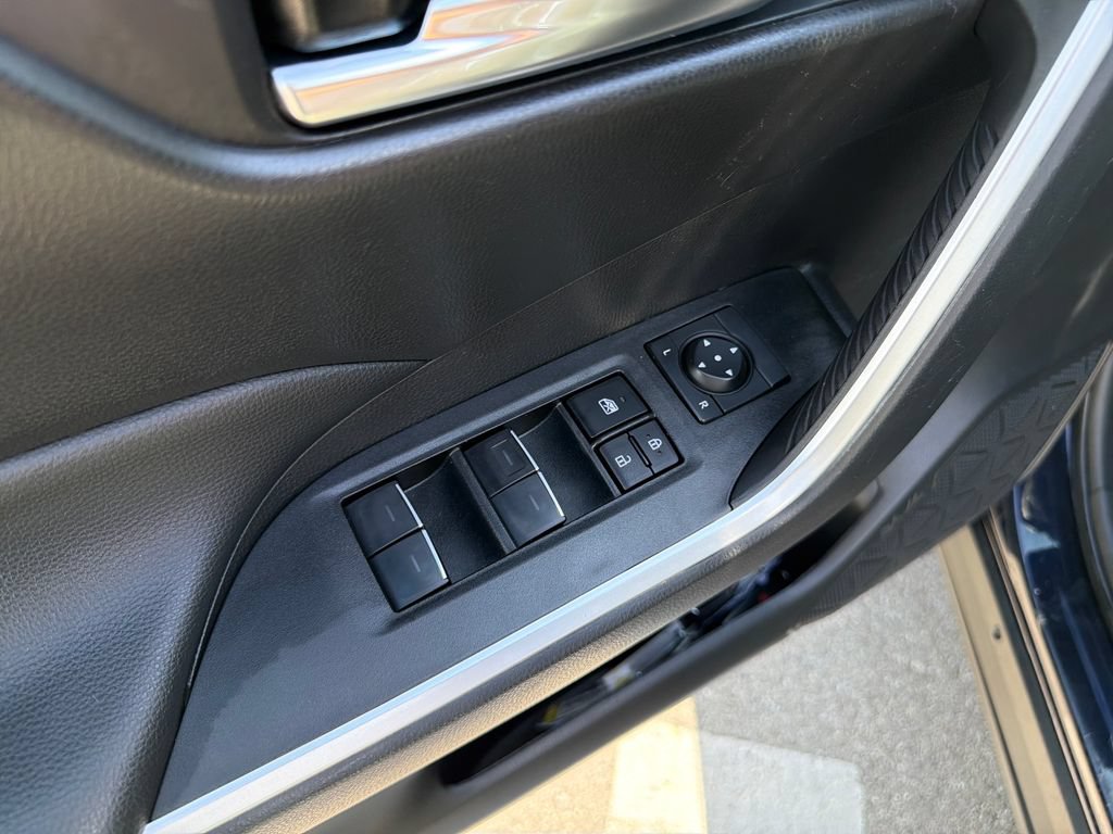 Used 2024 Toyota RAV4 XLE FWD image 20