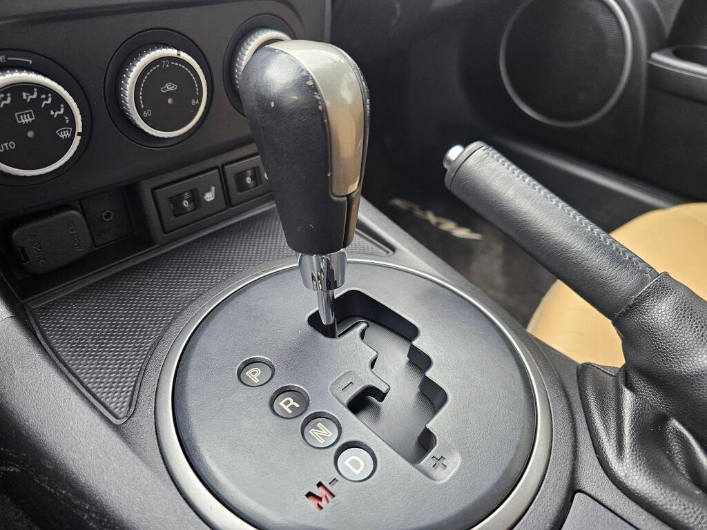 Used 2010 MAZDA MX-5 Miata Grand Touring w/ Premium Pkg image 29