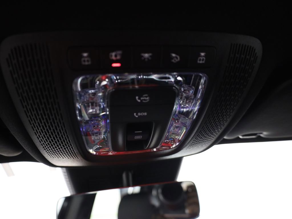 Certified 2025 Mercedes-Benz GLB 35 AMG 4MATIC image 31