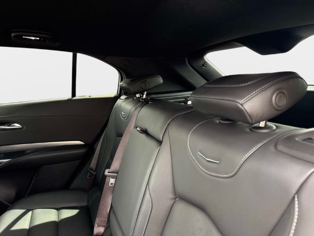 Used 2025 Cadillac XT4 Premium Luxury FWD image 14
