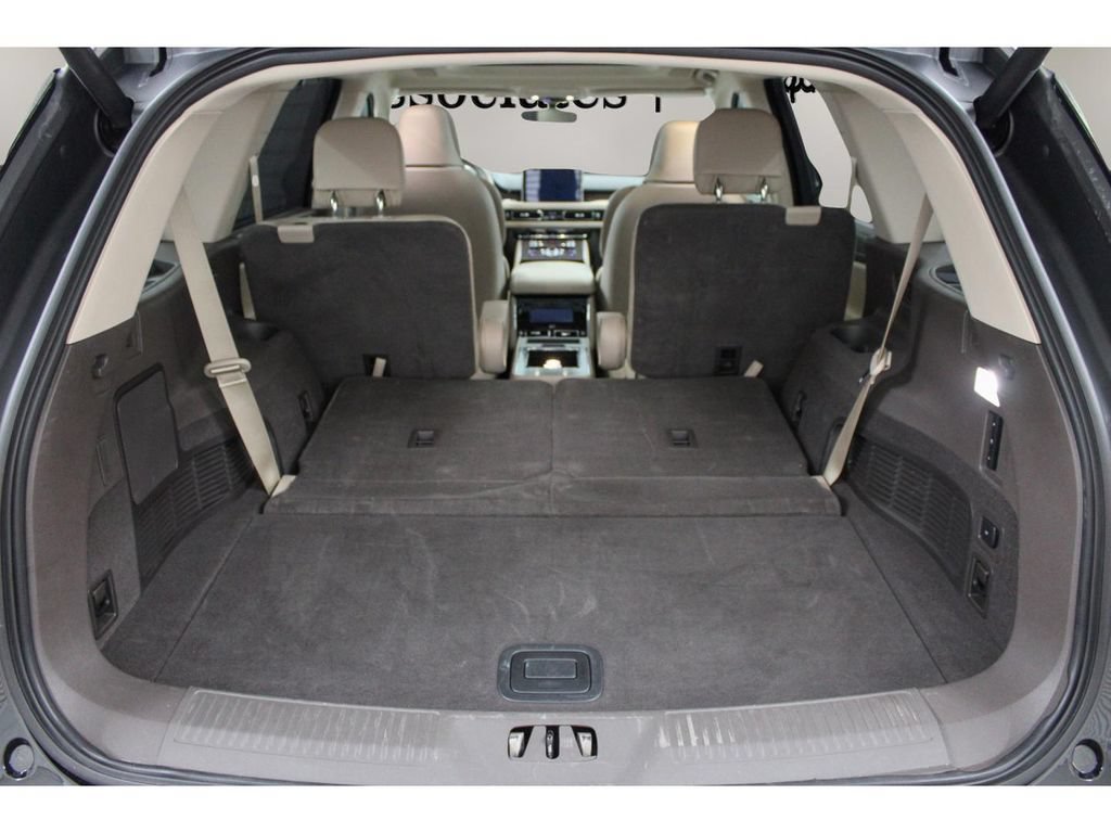 Used 2020 Lincoln Aviator Reserve w/ Equipment Group 202A AWD/4WD image 32