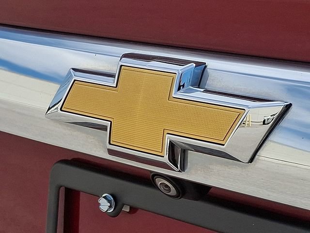 Used 2021 Chevrolet Traverse LT image 32