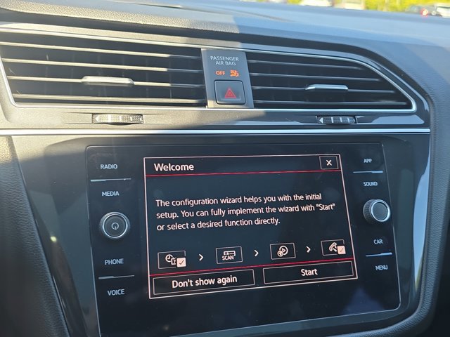 Used 2023 Volkswagen Tiguan SE R-Line image 11