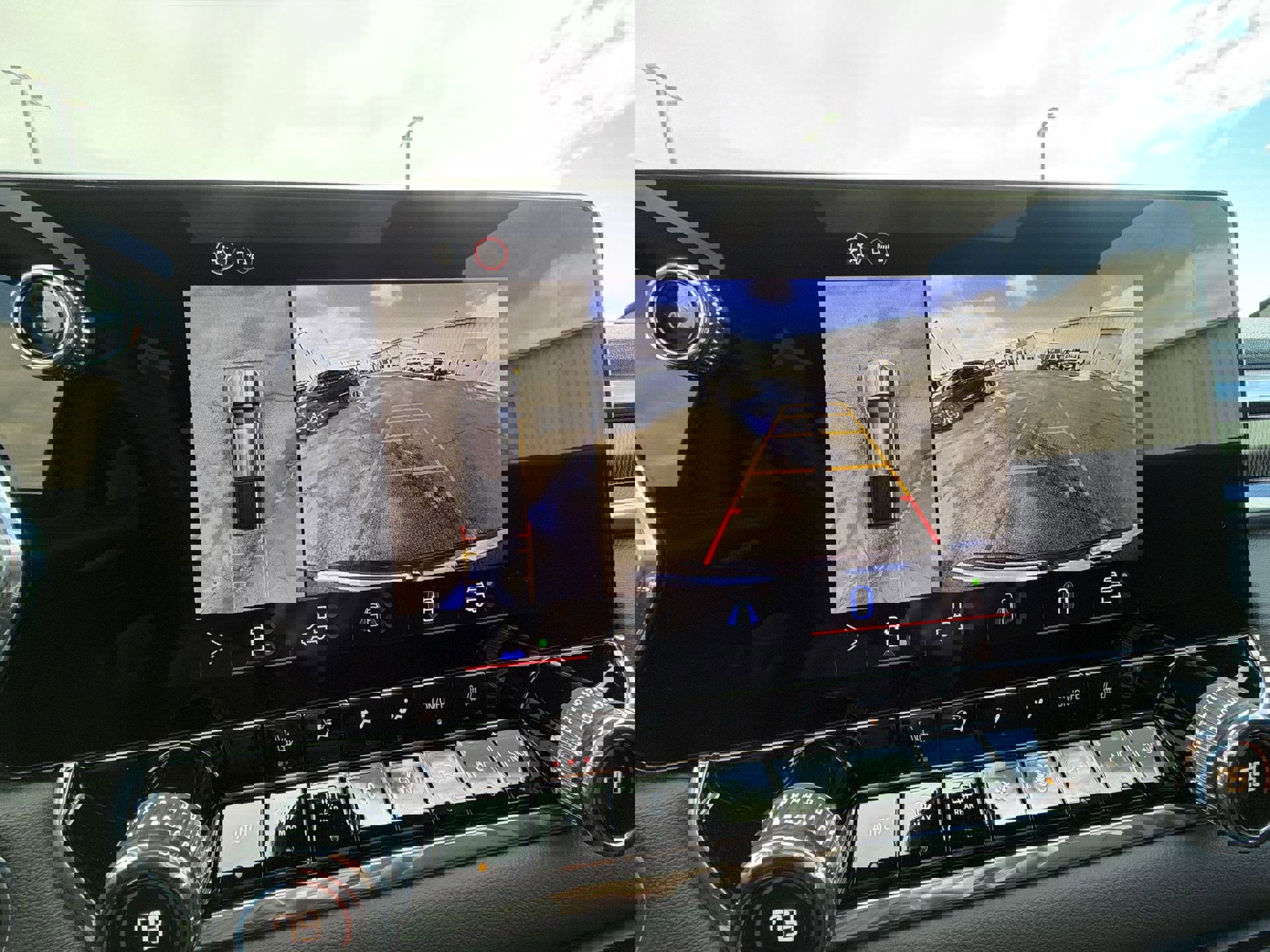 New 2026 GMC Canyon Elevation w/ Convenience Package image 15