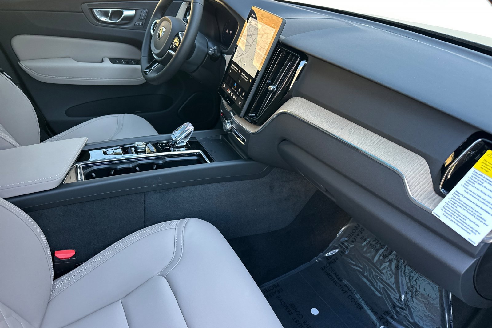 New 2026 Volvo XC60 B5 Plus w/ Climate Package image 13