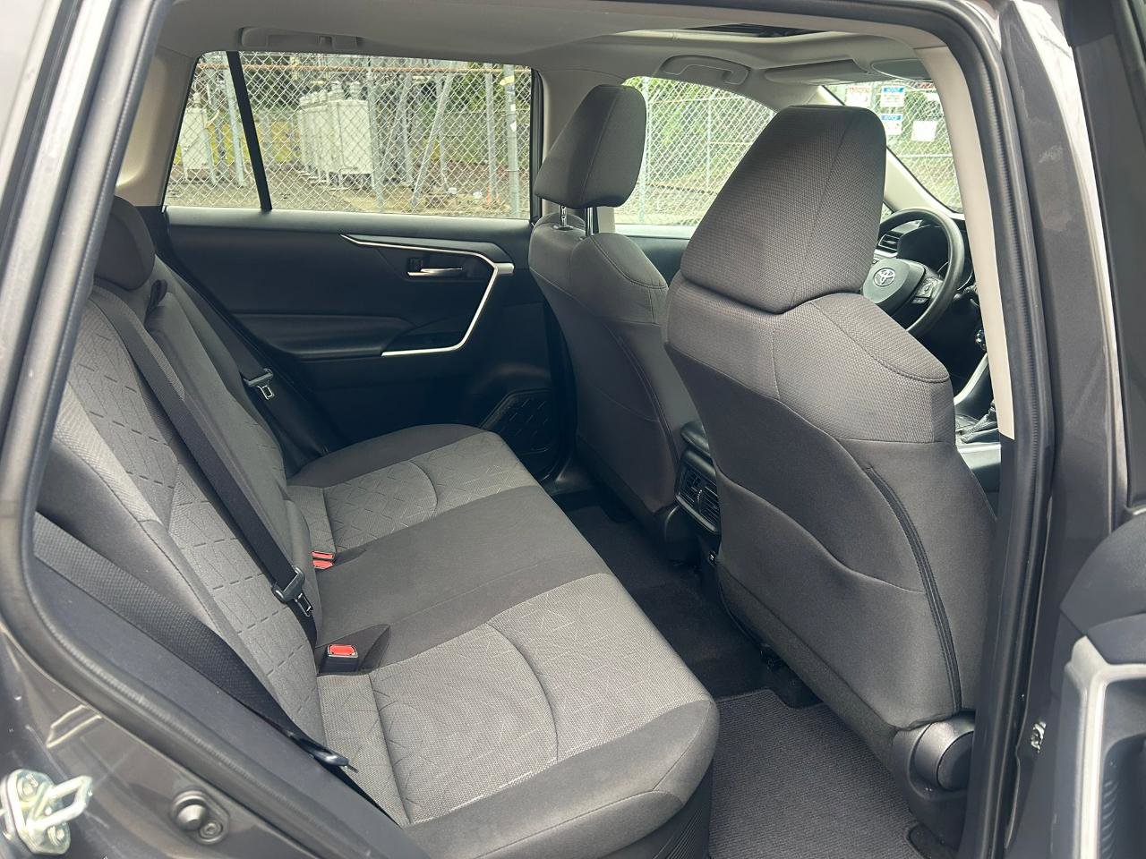 Used 2020 Toyota RAV4 XLE w/ Convenience Package AWD/4WD image 17