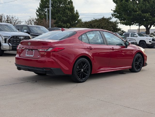Used 2025 Toyota Camry SE FWD image 5