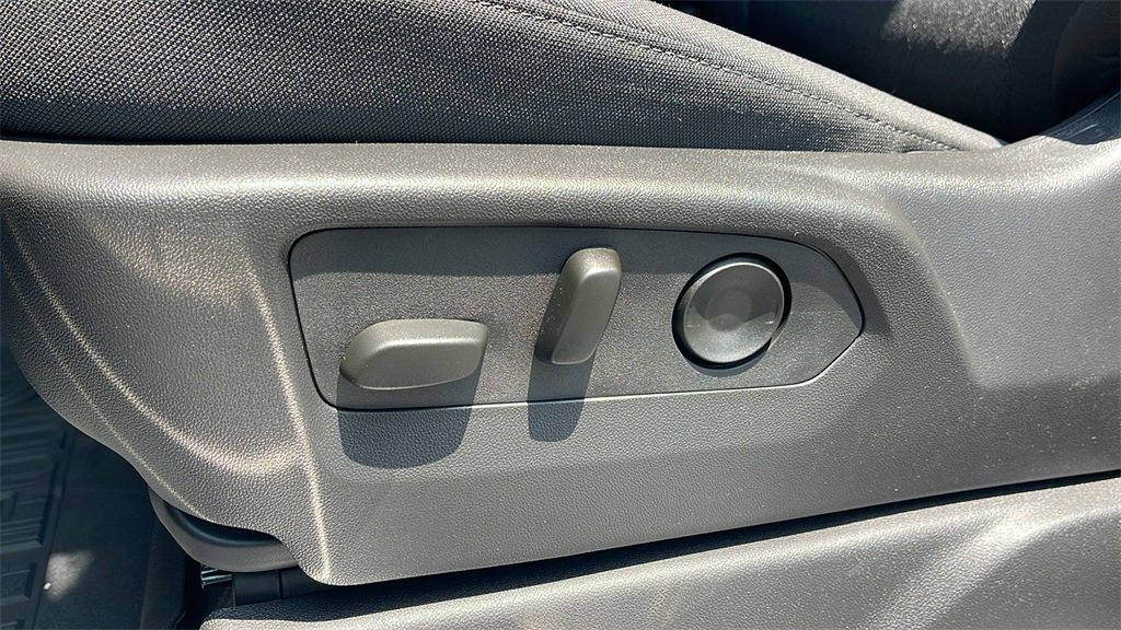 New 2025 GMC Sierra 1500 Elevation image 11