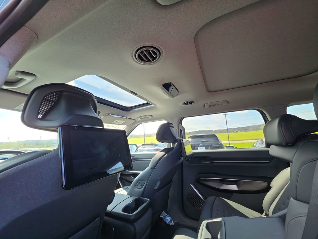 Used 2026 Kia EV9 Wind image 21