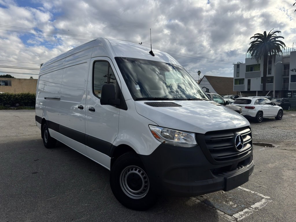 Used 2024 Mercedes-Benz Sprinter 2500 image 3
