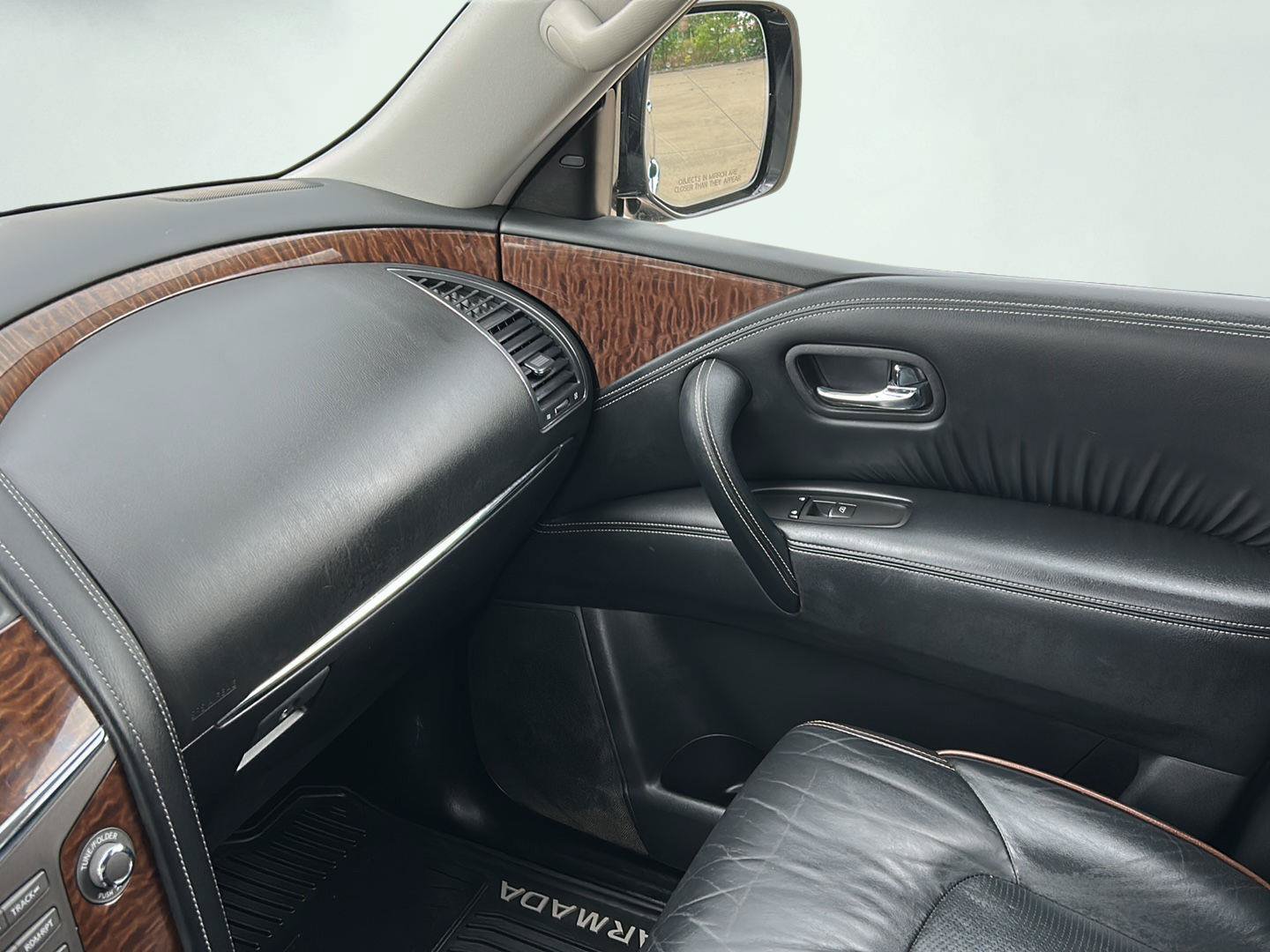 Used 2019 Nissan Armada Platinum w/ Captain's Chairs Package AWD/4WD image 17