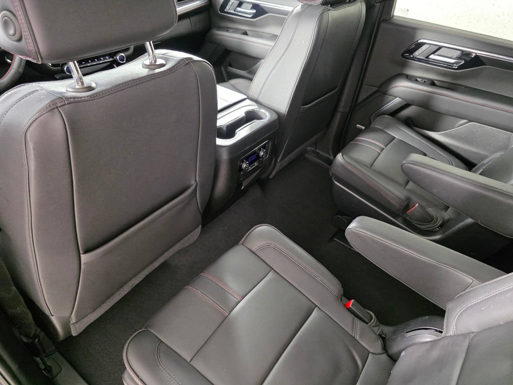 Used 2025 Chevrolet Suburban RST w/ RST Capability Package AWD/4WD image 16