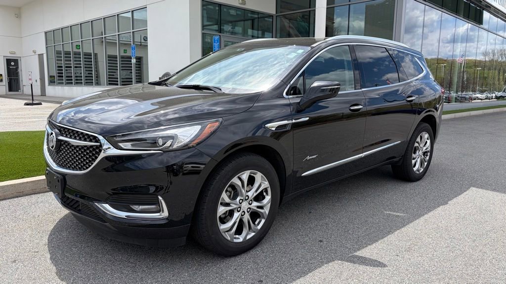 Used 2018 Buick Enclave Avenir w/ Avenir Technology Package AWD/4WD image 1