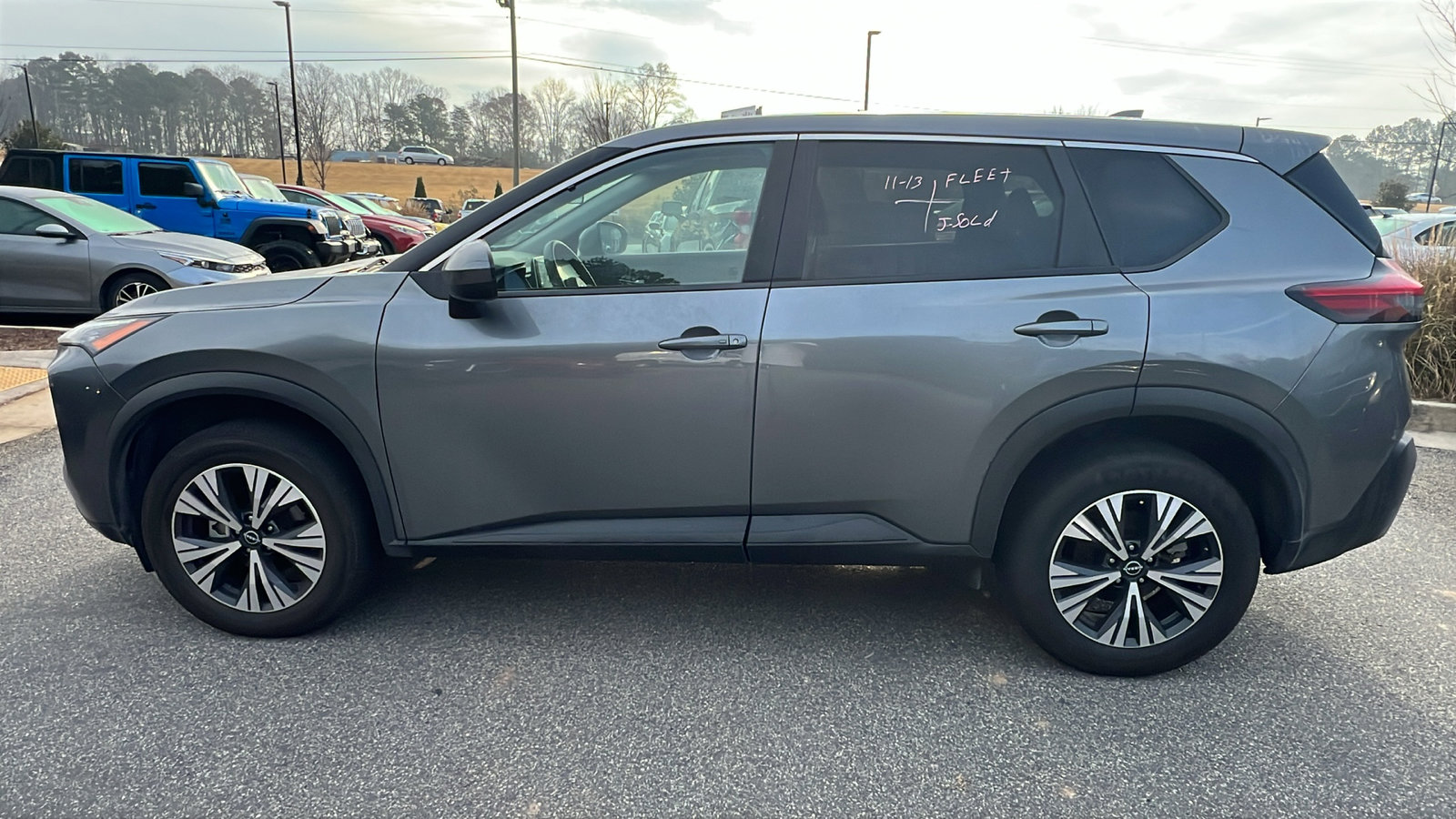 Used 2023 Nissan Rogue SV image 11