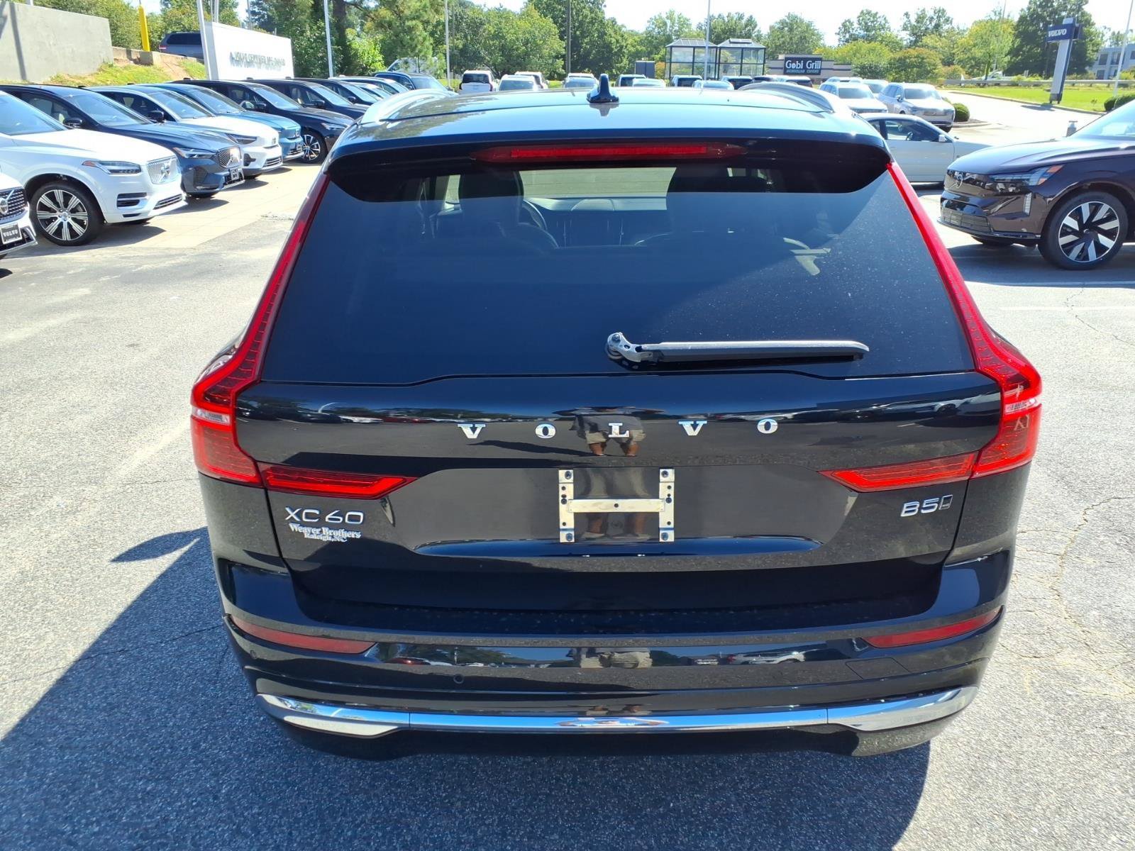 Used 2022 Volvo XC60 B5 Inscription w/ Advanced Package AWD/4WD image 4