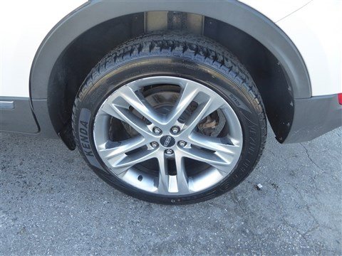 Used 2017 Lincoln MKC Reserve w/ Lincoln MKC Climate Package image 9