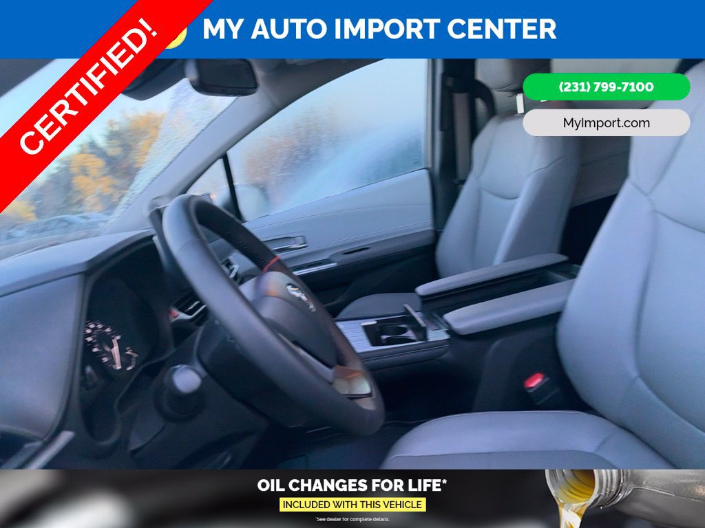 Certified 2025 Toyota Sienna XLE w/ XLE Plus Package AWD/4WD image 7