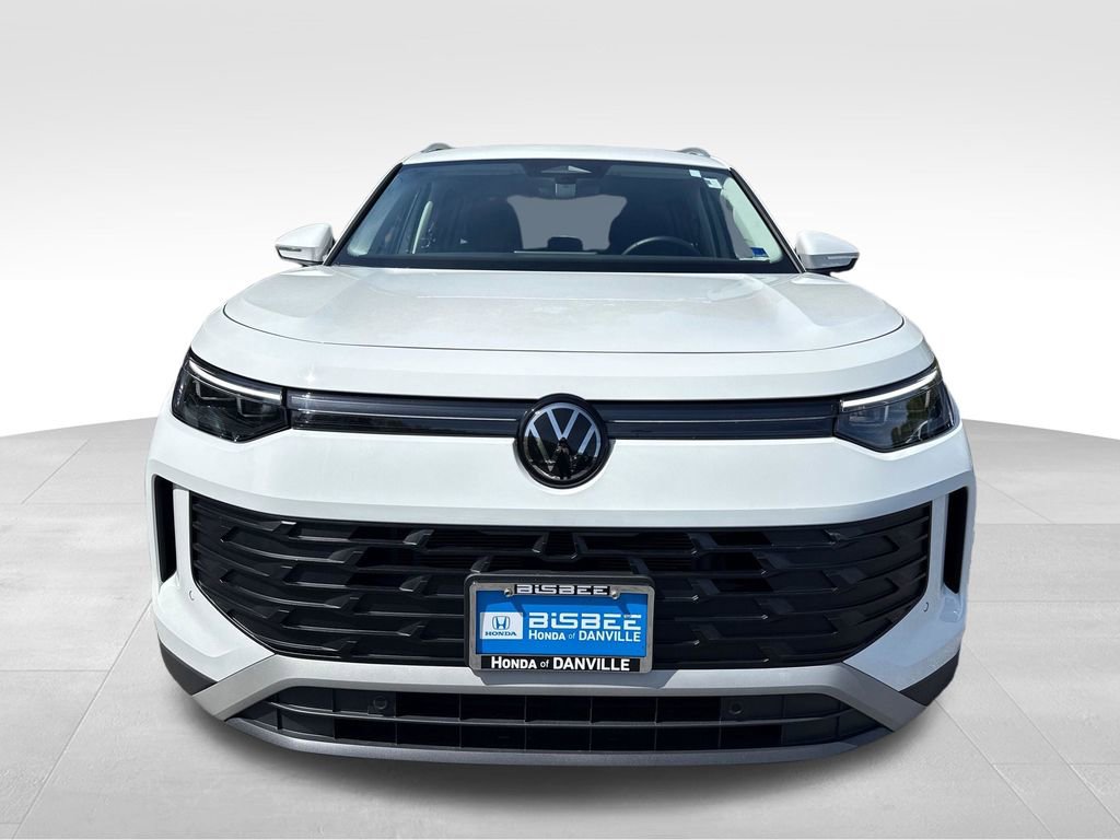 Used 2025 Volkswagen Tiguan S image 11