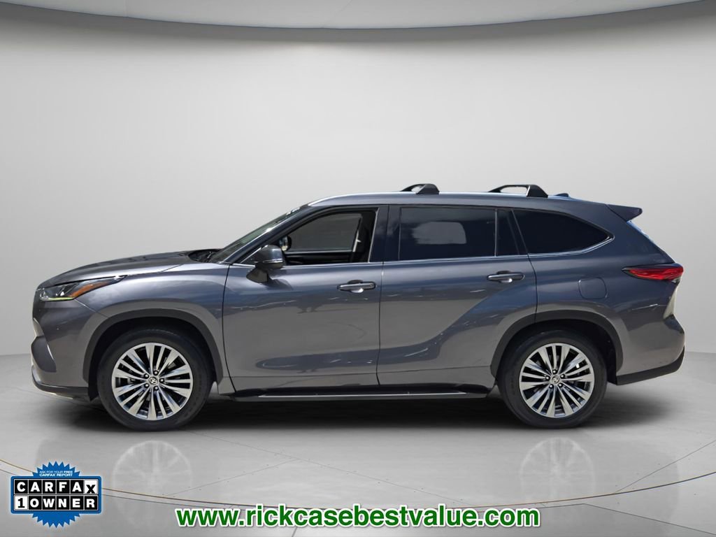 Used 2021 Toyota Highlander Platinum FWD image 3