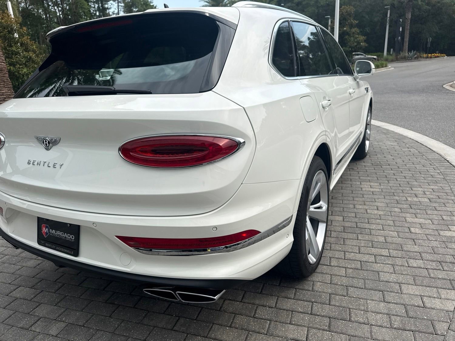 Used 2025 Bentley Bentayga AWD/4WD image 41