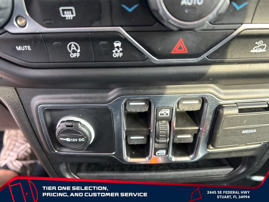 Used 2022 Jeep Gladiator Overland w/ Popular Equipment Package AWD/4WD image 23