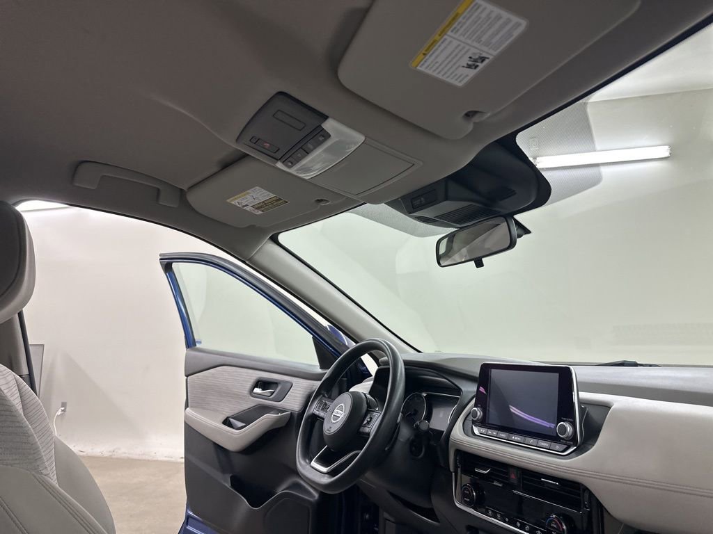 Used 2021 Nissan Rogue SV image 18