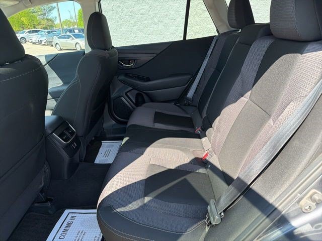 Used 2024 Subaru Outback Premium AWD/4WD image 11