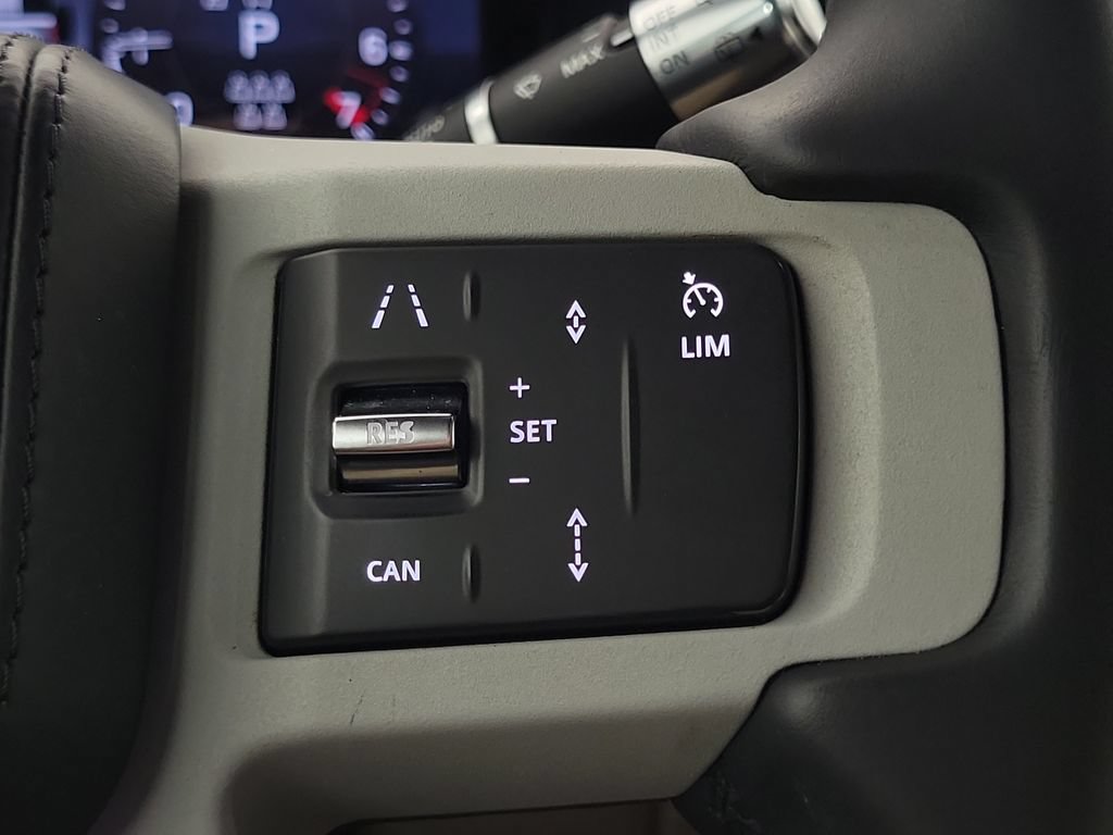 Used 2021 Land Rover Defender 110 X-Dynamic HSE AWD/4WD image 27
