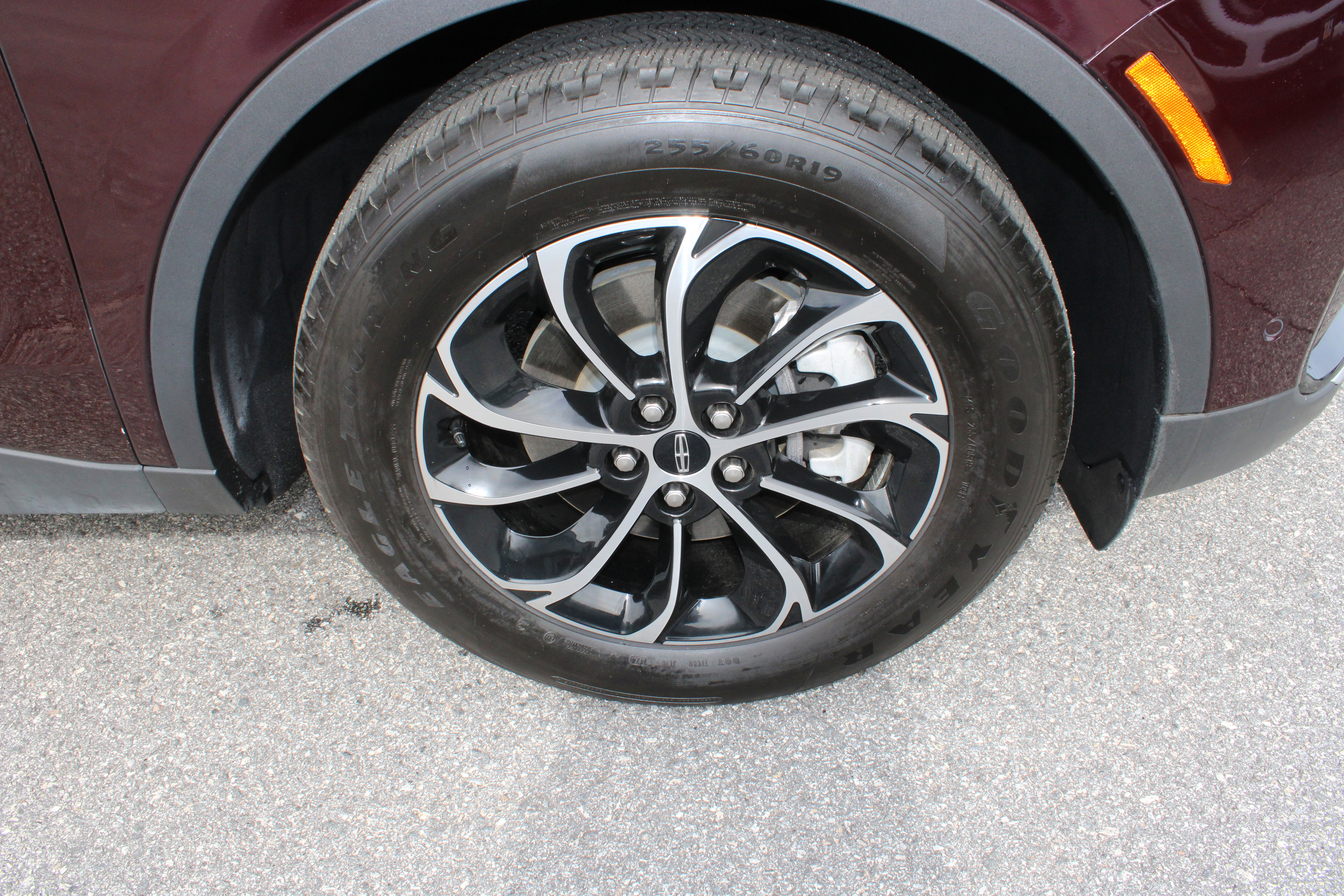 Used 2024 Lincoln Nautilus Premier image 9