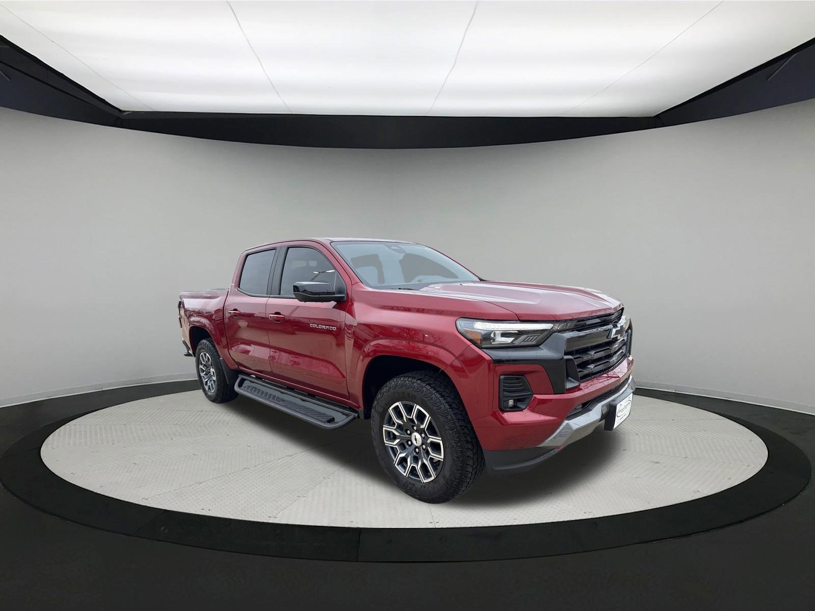 Used 2024 Chevrolet Colorado Z71 w/ Z71 Convenience Package 2