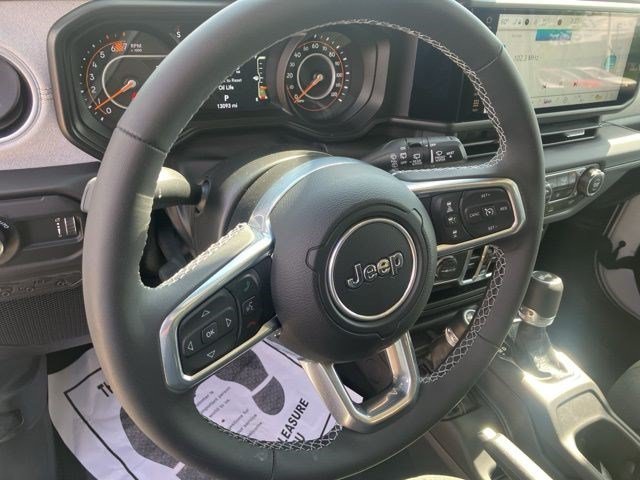 Certified 2025 Jeep Wrangler Unlimited Sahara AWD/4WD image 15