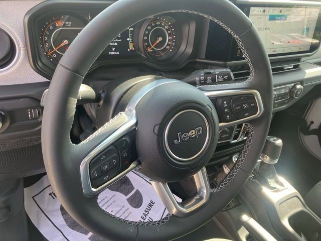 Certified 2025 Jeep Wrangler Unlimited Sahara AWD/4WD image 15