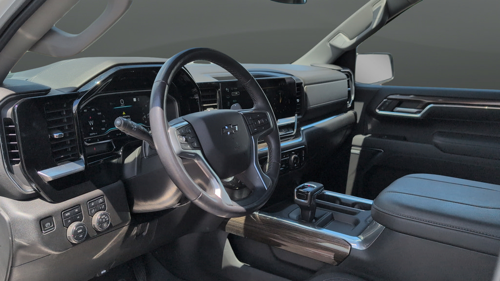 Used 2023 Chevrolet Silverado 1500 RST AWD/4WD image 9