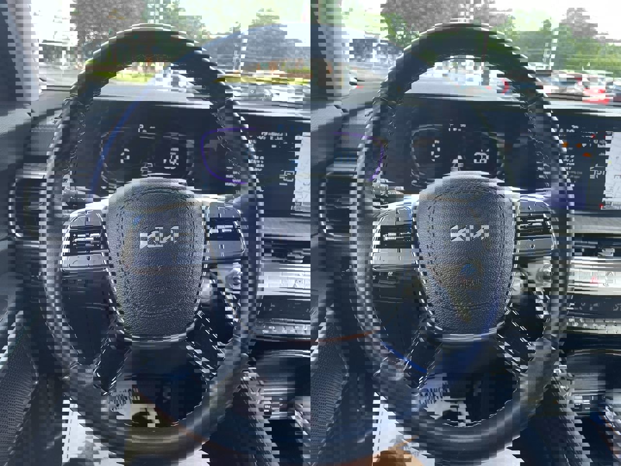 Used 2024 Kia Telluride EX image 18