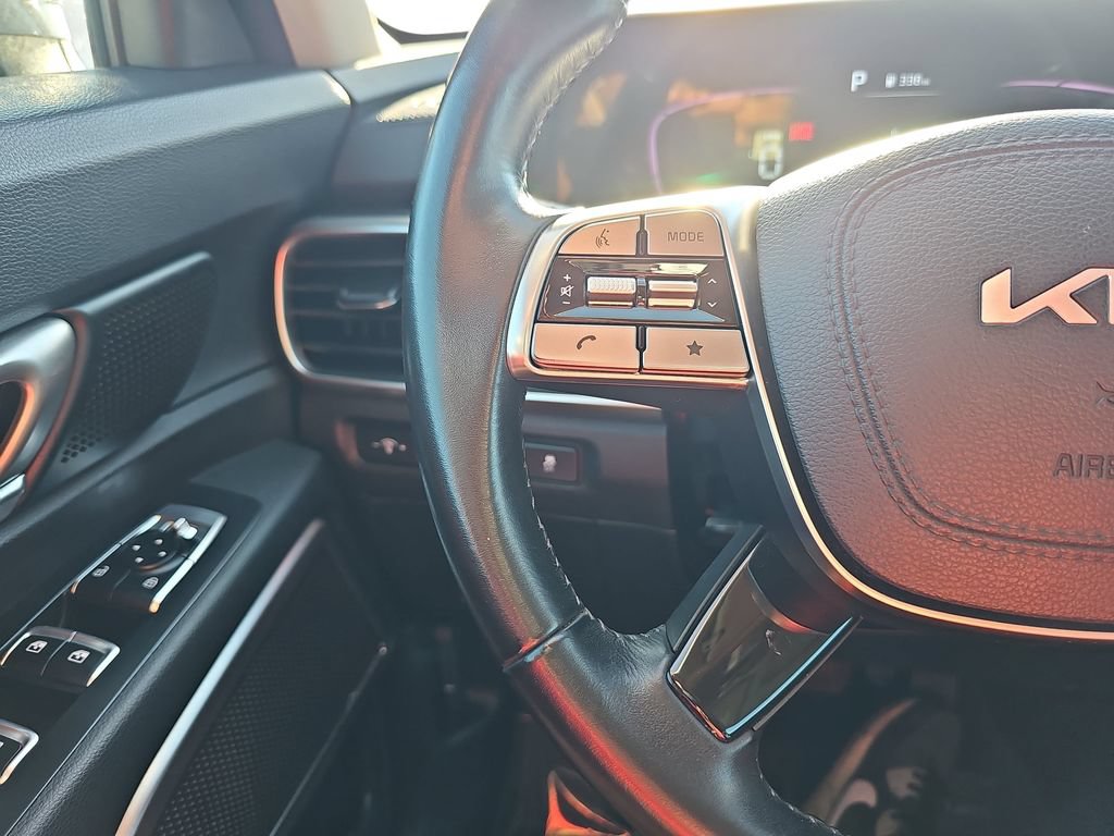 Used 2025 Kia Telluride S FWD image 17