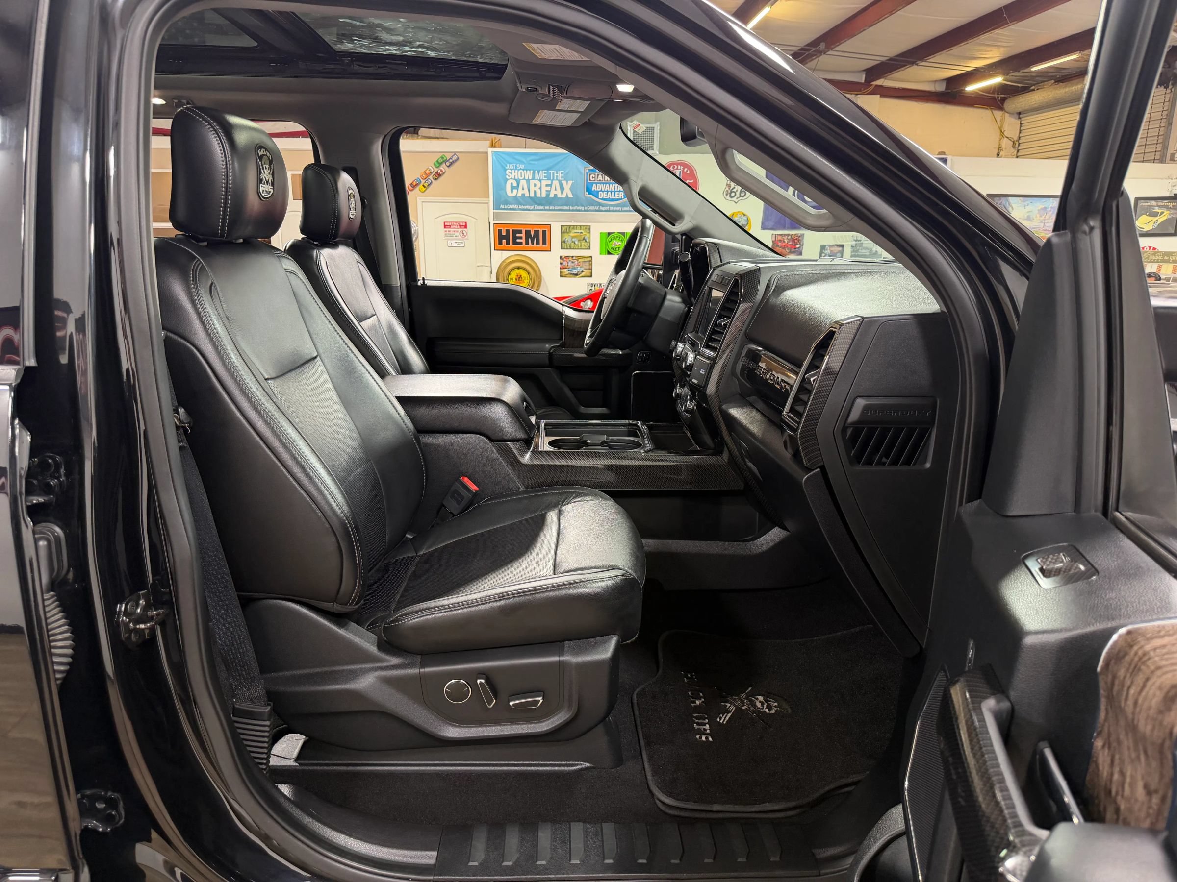 Used 2019 Ford F250 Lariat w/ Lariat Ultimate Package AWD/4WD image 24