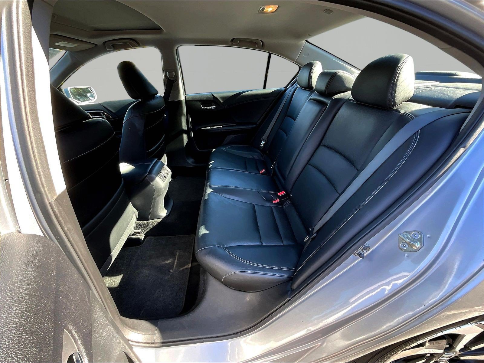 Used 2017 Honda Accord EX-L image 22