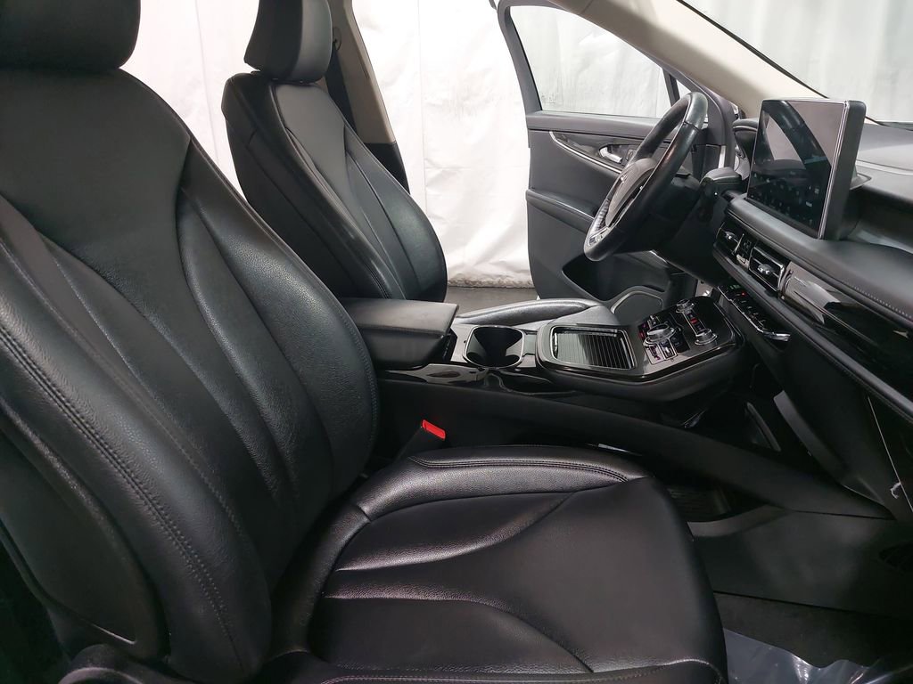 Used 2023 Lincoln Nautilus AWD w/ Premium Package image 10