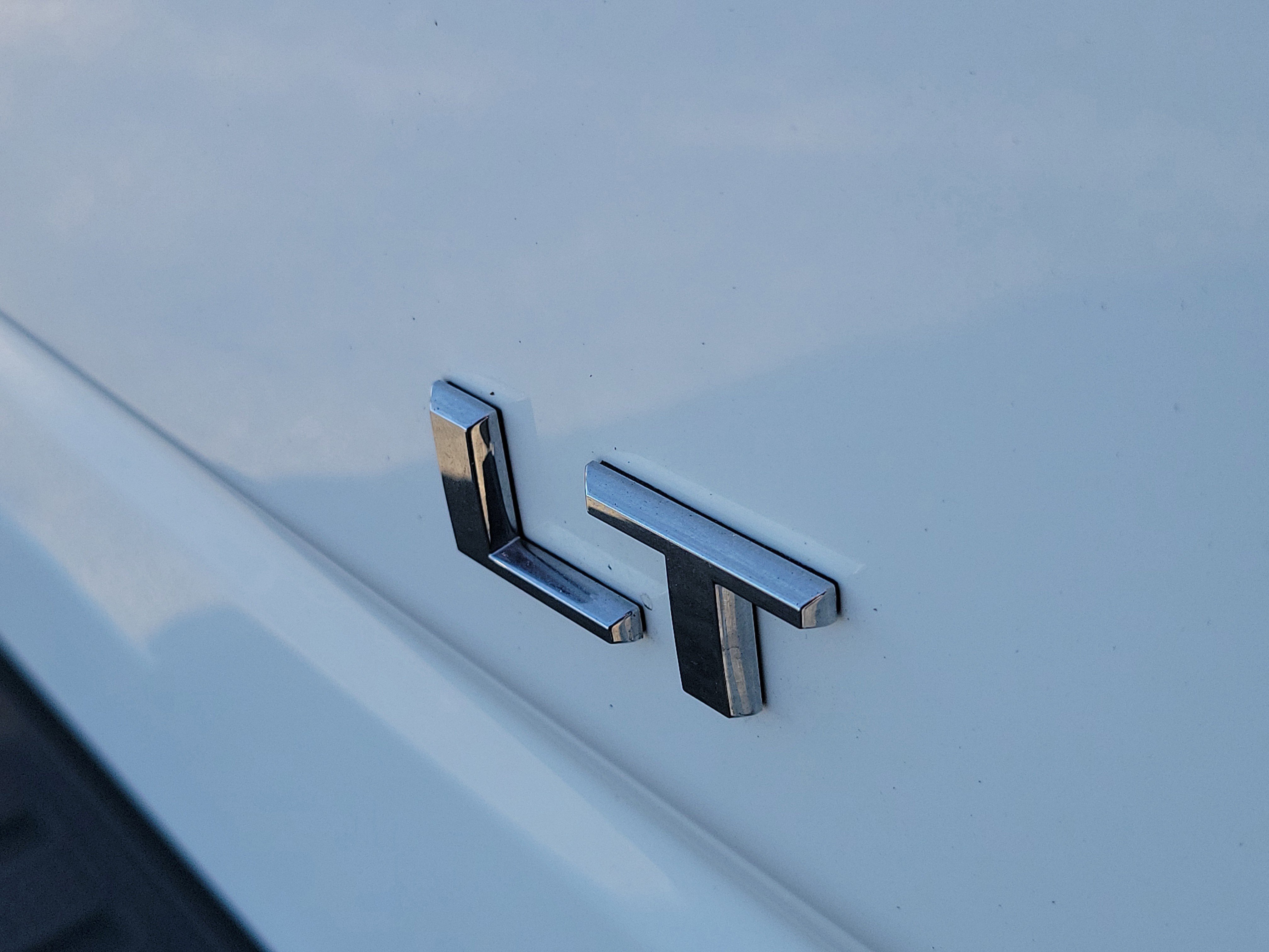 Used 2025 Chevrolet Silverado 1500 LT image 9