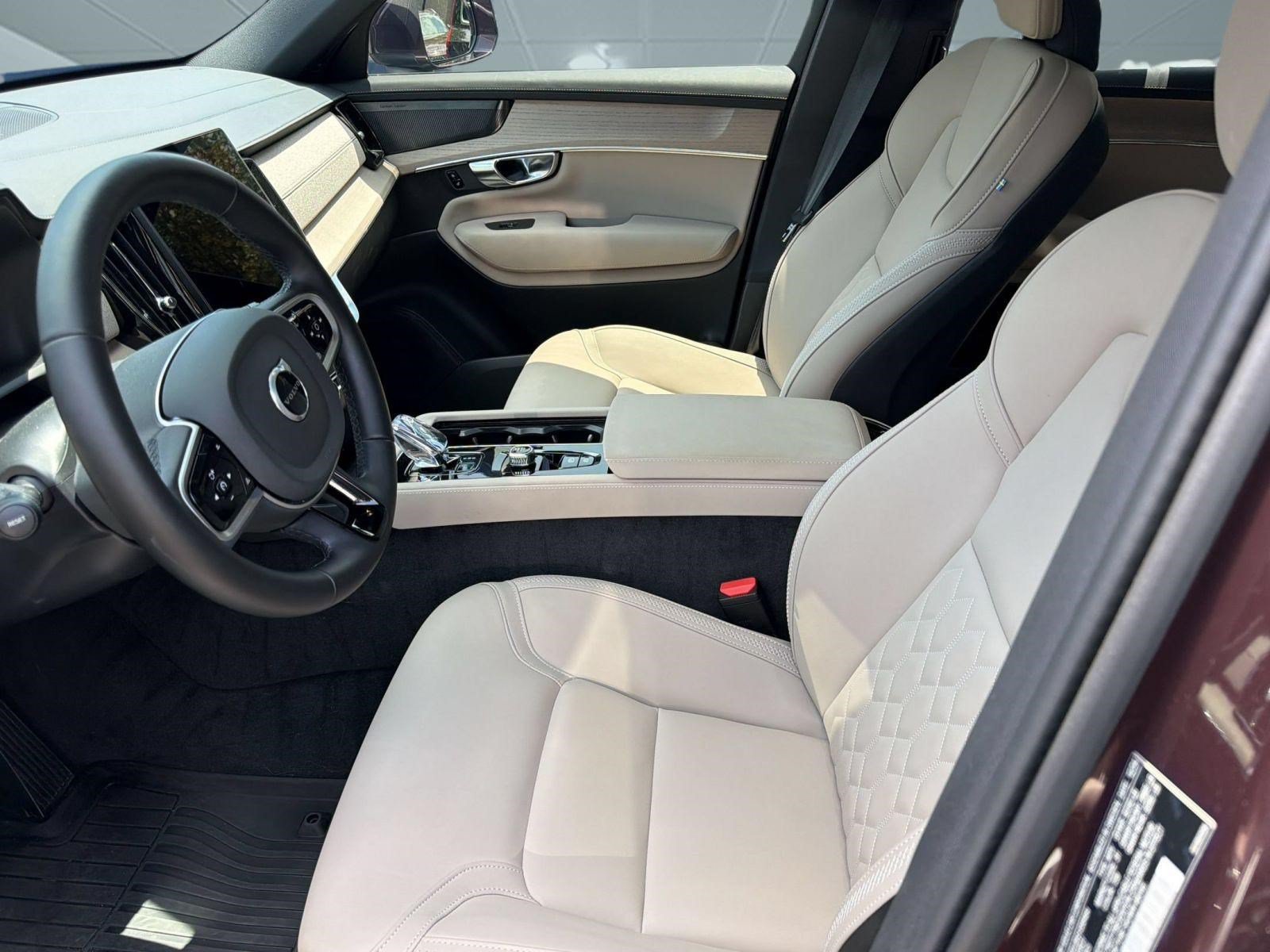 Certified 2025 Volvo XC90 B5 Plus w/ Protection Package Premier AWD/4WD image 5