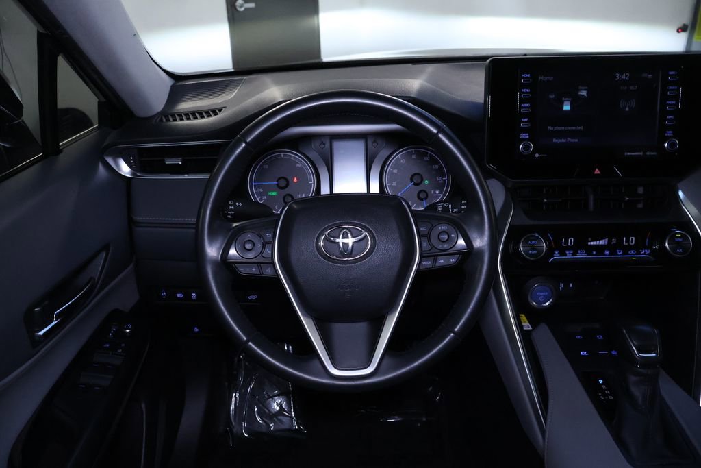 Used 2022 Toyota Venza LE AWD/4WD image 18