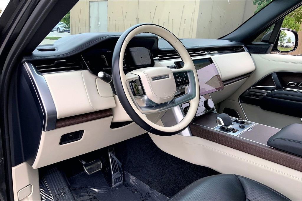 Used 2023 Land Rover Range Rover Long Wheelbase Autobiography AWD/4WD image 13