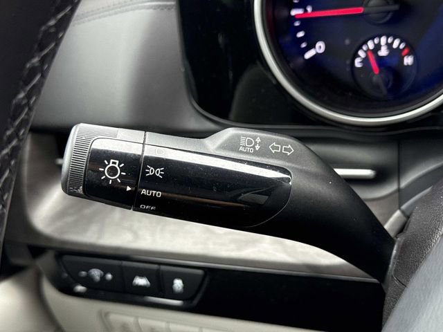 Used 2024 Kia Carnival EX image 26