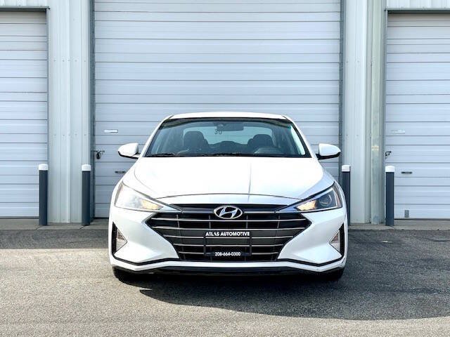 Used 2020 Hyundai Elantra SE w/ Cargo Package (C1) FWD image 2