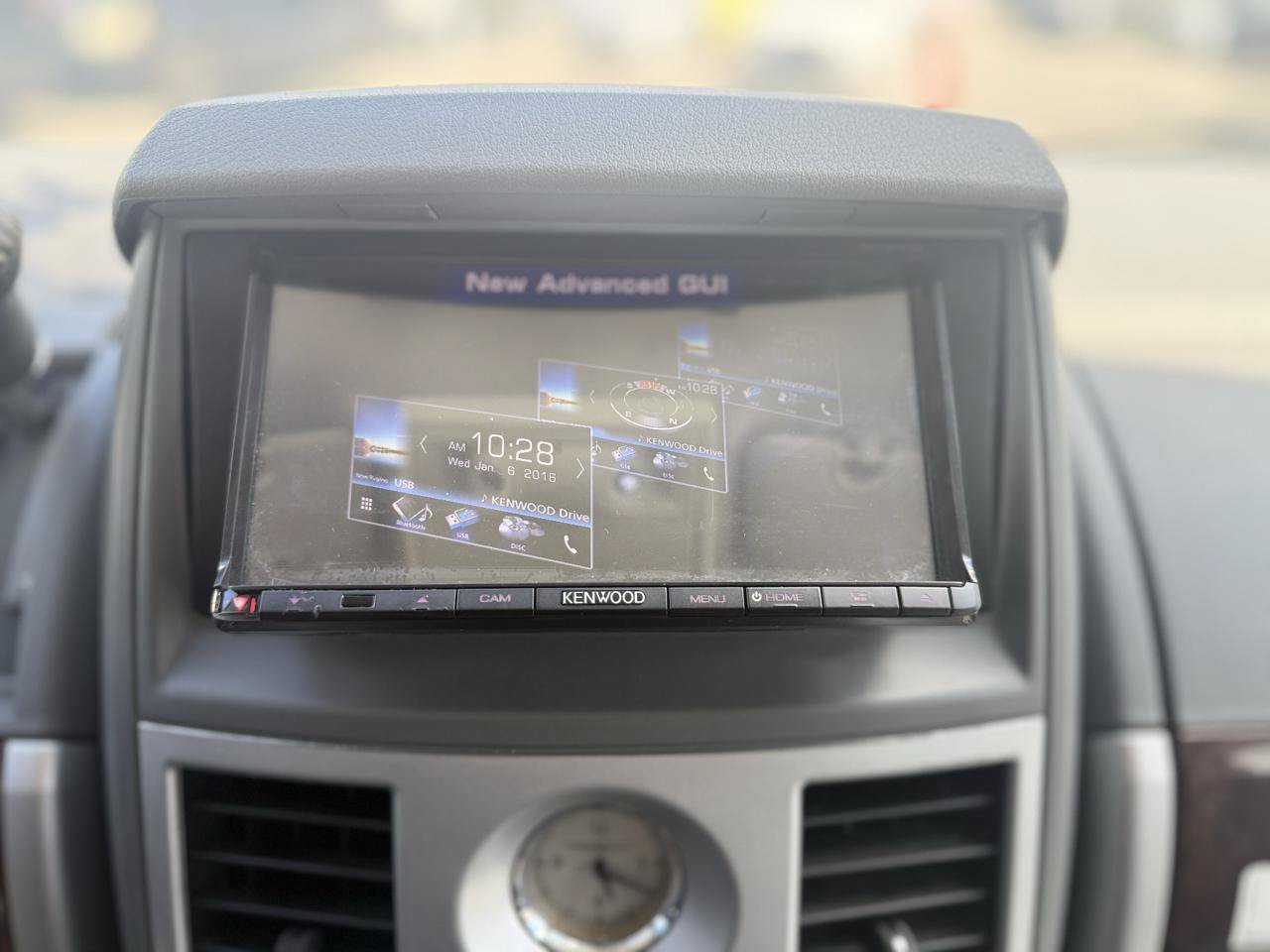Used 2010 Chrysler Town & Country Touring FWD image 22