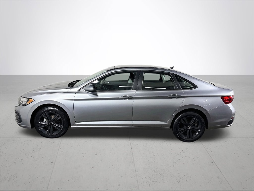 Used 2023 Volkswagen Jetta SE w/ Panoramic Sunroof Package FWD image 10